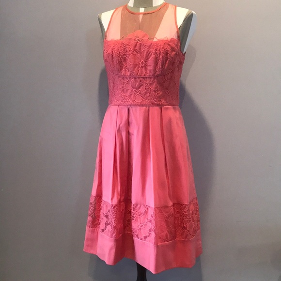 Maggy London Dresses & Skirts - Maggy London lace and sheer detail dress